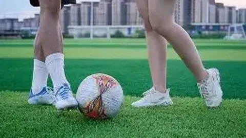 哈登赛中受伤：大腿被撞脚踝扭伤，他却坚信无大碍